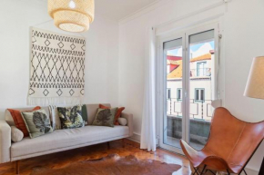 Charming 2 Bedroom Apartment with Balcony